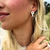 Ohrstecker mit Süßwasserperlen und gebürstetem Silber-Look – leicht und elegant, handgefertigt